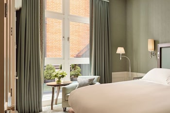 Courtyard Superior Room
