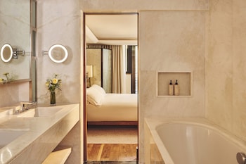 Contemporary Deluxe Room