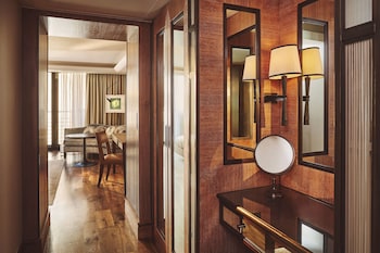 Contemporary Deluxe Room