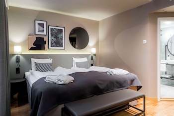 Superior Room, 1 King Bed