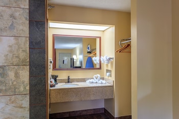 Superior Room, 1 King Bed, Accessible (Ground Level)