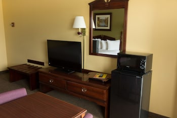 Deluxe Double Queen Bed Non-Smoking (Ground Floor)