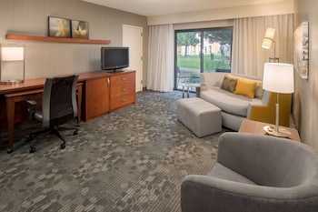 Suite, 2 Queen Beds (One Bedroom)