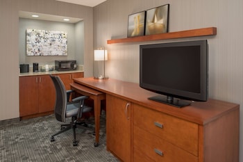 Suite, 2 Queen Beds (One Bedroom)