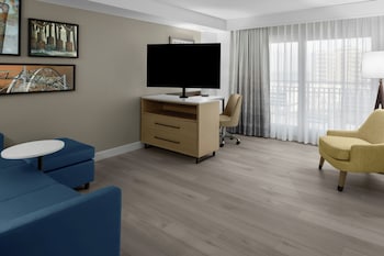 Suite, 1 Bedroom, Partial Ocean View