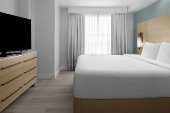 Suite, 1 Bedroom, Partial Ocean View