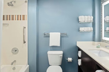Suite, 1 Bedroom, Partial Ocean View
