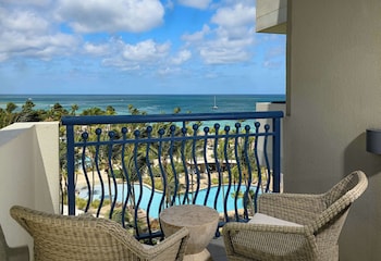 Room, 1 King Bed, Ocean View (Aruba Tower)