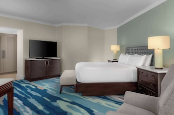 Club Room, 1 King Bed (Aruba Tower)