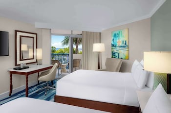Room, 2 Double Beds, Partial Ocean View