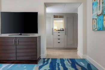 Club Room, 1 King Bed (Aruba Tower)