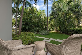 Room, 2 Double Beds, Garden View
