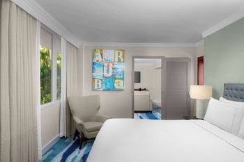 Suite, 1 King Bed, Balcony (Bonaire Suite, Project View)
