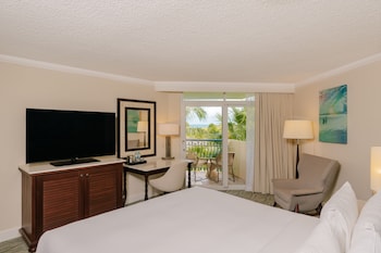 Room, 1 King Bed, Partial Ocean View (Aruba Tower)