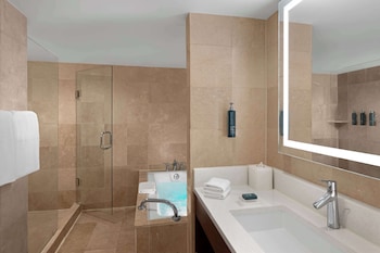 Suite, 1 King Bed, Tower (Bonaire)