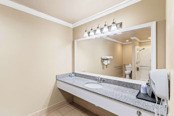 Standard Room, 2 Queen Beds, Accessible, Non Smoking