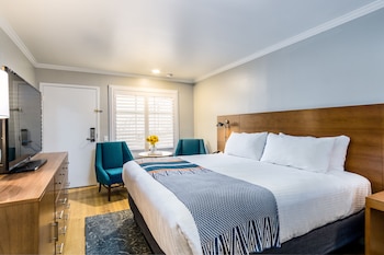 Room, 1 King Bed (Happy Camper)