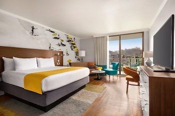 Room, 1 King Bed (Snazzy)