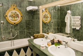 Double or Twin Room, Private Bathroom, Lake View