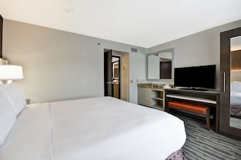 Suite, 1 King Bed, Non Smoking (Conference)