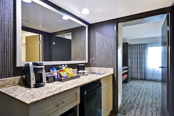 Premium Suite, 1 King Bed, Non Smoking (Conference)