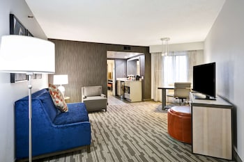 Premium Suite, 1 King Bed, Non Smoking, Corner