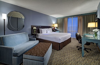 Standard Room, 1 King Bed