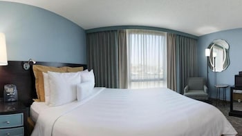 Premium Room, 1 King Bed