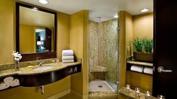 Suite, 1 Bedroom, Accessible (Communications)