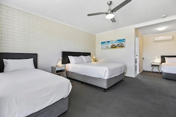 Standard Room, Multiple Beds, Non Smoking (Upgrade)