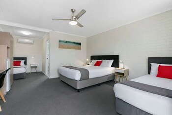 Standard Room, Multiple Beds, Non Smoking (Upgrade)
