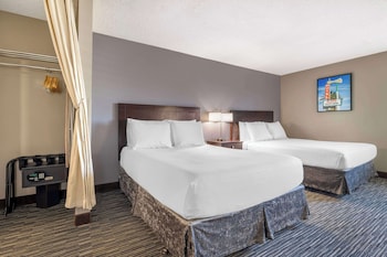 Suite, Multiple Beds, Non Smoking, Refrigerator & Microwave (Separate Living Room;with Sofabed)