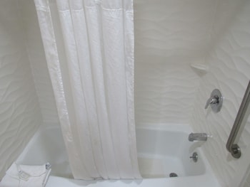 Room, 2 Queen Beds, Accessible, Non Smoking
