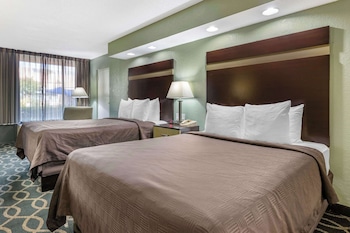 Standard Room, 2 Queen Beds, Non Smoking