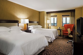 Room, 2 Queen Beds (Mobility Accessible, Tub)