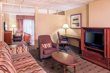Junior Suite, 1 King Bed, City View