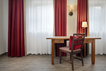 Suite, 1 King Bed with Sofa bed, Balcony, Garden View (Balcony)