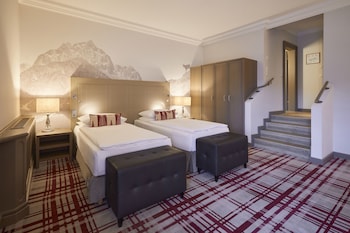 Grand Room, 2 Twin Beds, Garden View