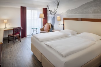Classic Room, 1 King Bed (View)