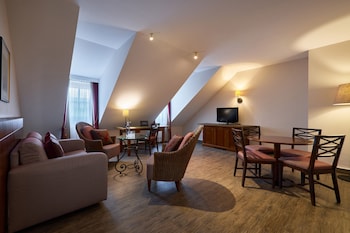 Family Suite, 1 Bedroom, Garden View