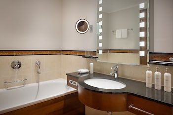 Comfort Room, 2 Twin Beds, Garden View