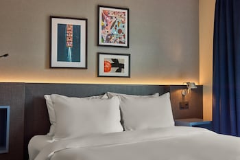 Family Room, 1 Queen Bed, Connecting Rooms