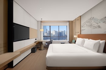 Swiss Advantage Room,1 King Bed, City View