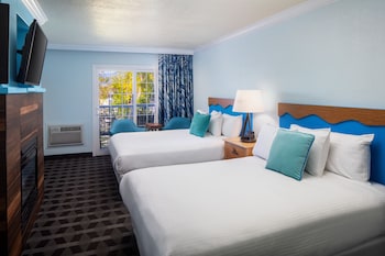 Standard Double Room, 2 Queen Beds, Accessible, Garden View