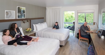 Premier Room, 2 Queen Beds, Balcony