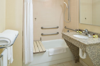 Deluxe Room, 1 King Bed, Accessible Bathtub