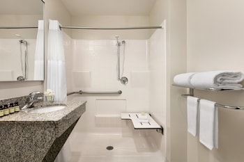 Deluxe Room, 2 Queen Beds, Accessible