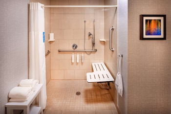 Room, 2 Queen Beds, Accessible (Roll-In Shower)