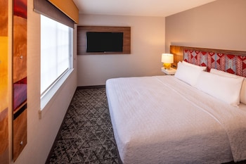 Suite, 1 King Bed, Fireplace