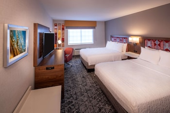 Room, 2 Queen Beds, Refrigerator & Microwave
